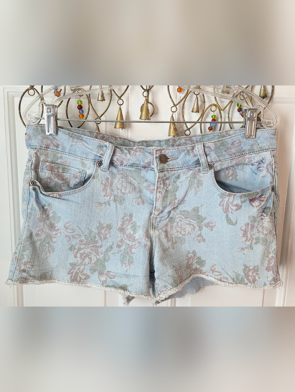 2.1 Denim Forever 21 Floral Denim Boyfriend Shorts Womens 30 Light Blue Stretchy
